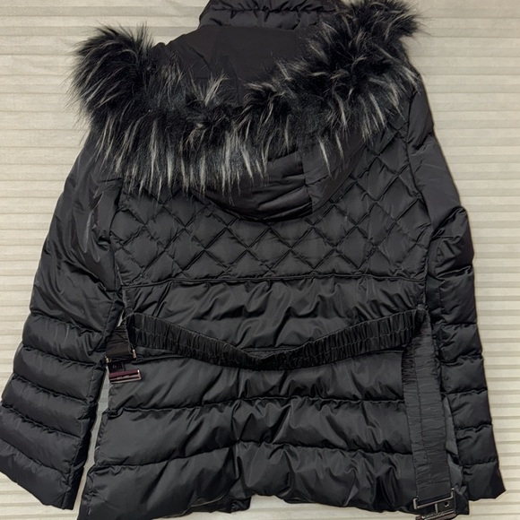 GUESS Women's Puffer Jacket - Picture 9 of 13